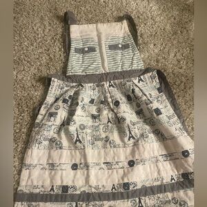 Kids bakers apron with Paris design excellent condition